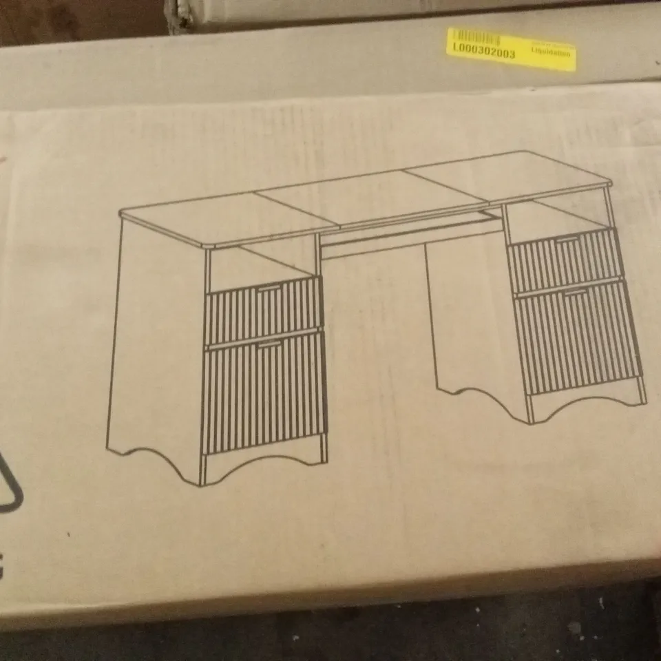 BOXED BESTIER DESK (1 BOX)