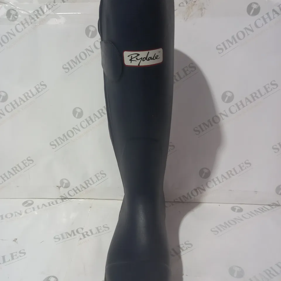 BOXED PAIR OF RYDALE LADY GRANSMOOR II ZIP WELLINGTON BOOTS IN NAVY EU SIZE 42