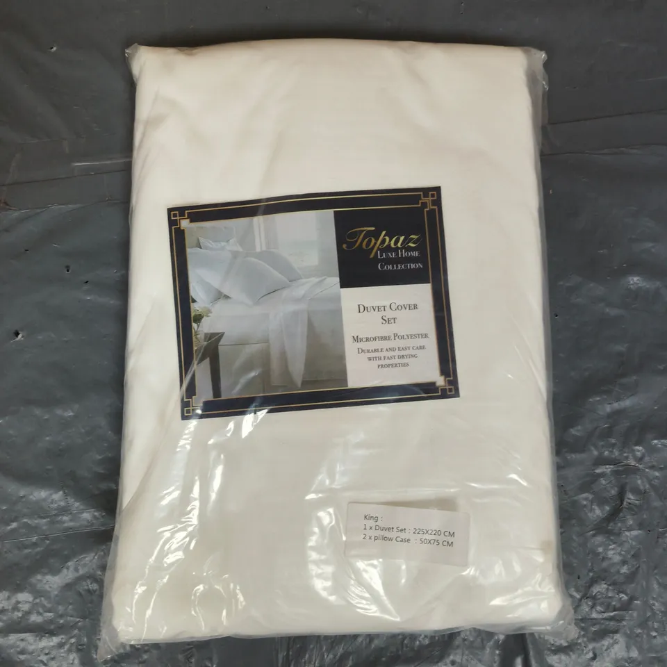 APPROXIMATELY 10 TOPAZ LUXE HOME COLLECTION DUVET COVER SETS - KING