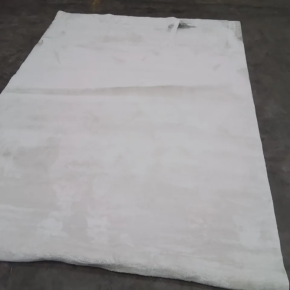 QUALITY DESIGNER AREA RUG - APPROXIMATELY  200x290cm