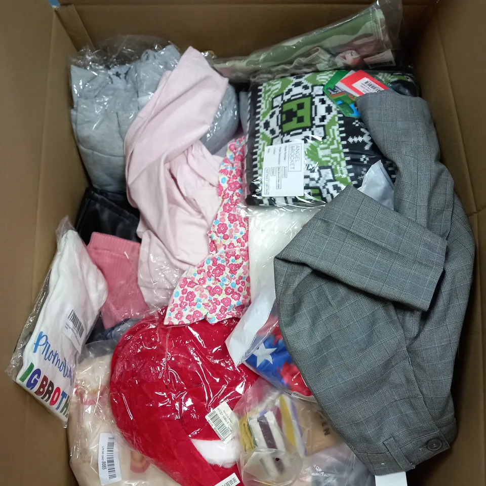 BOX OF ASSORTED CHILDRENS CLOTHING VARYING IN SIZE/COLOUR/STYLE TO INCLUDE:  TOPS, DRESSES, JUMPERS