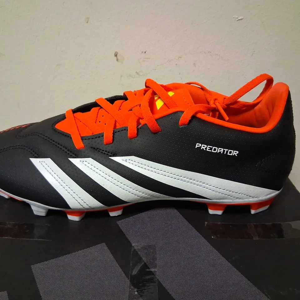 BOXED ADIDAS PREDATOR CLUB FXG SIZE 8.5