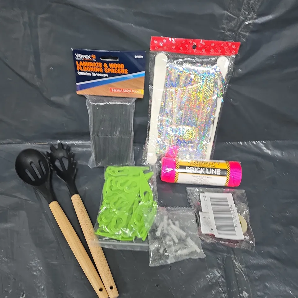 APPROXIMATELY 15 ASSORTED HOUSEHOLD PRODUCTS TO INCLUDE BRICK LINE, FLOORING SPACERS, KITCHENWARE ETC 