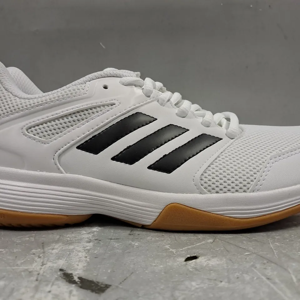 BOXED PAIR OF ADIDAS SPEEDCOURT WOMEN'S SHOES IN WHITE/BLACK UK SIZE 5