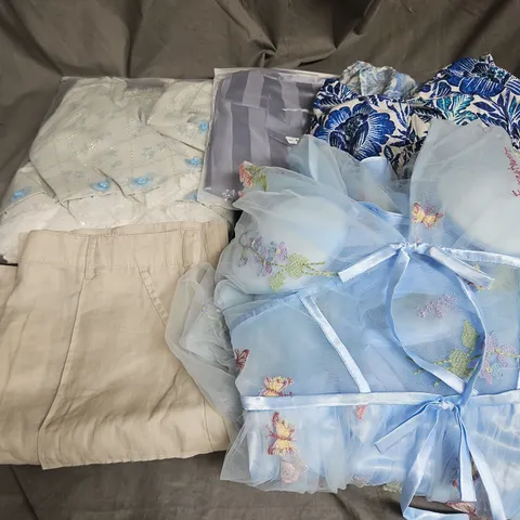 BOX OF APPROXIMATELY 20 ASSORTED CLOTHING ITEMS TO INCLUDE - TROUSERS, DRESS, TOPS, ETC