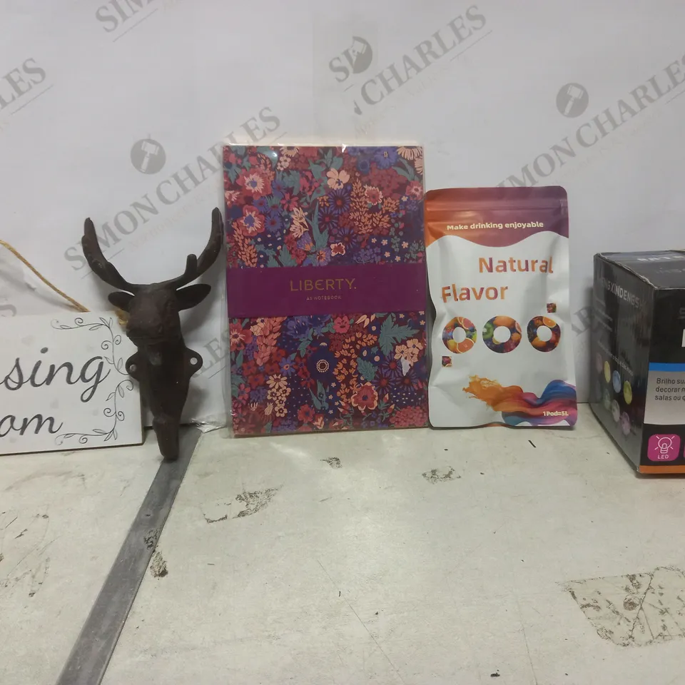 BOX OF APPROXIMATELY 12 ASSORTED ITEMS TO INCLUDE - DRESSING ROOM - MOON DECORATION - METAL MOOSE HEAD HOOK ETC