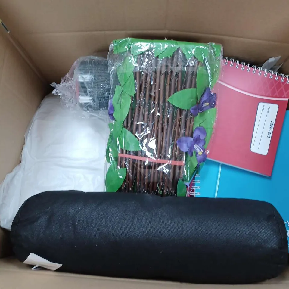 APPROXIMATELY 20 ASSORTED HOUSEHOLD ITEMS TO INCLUDE EVERYDAY SINGLE DUVET SET, FLORAL WALL DECOR, HP A4 PHOTO PAPER, ETC - COLLECTION ONLY