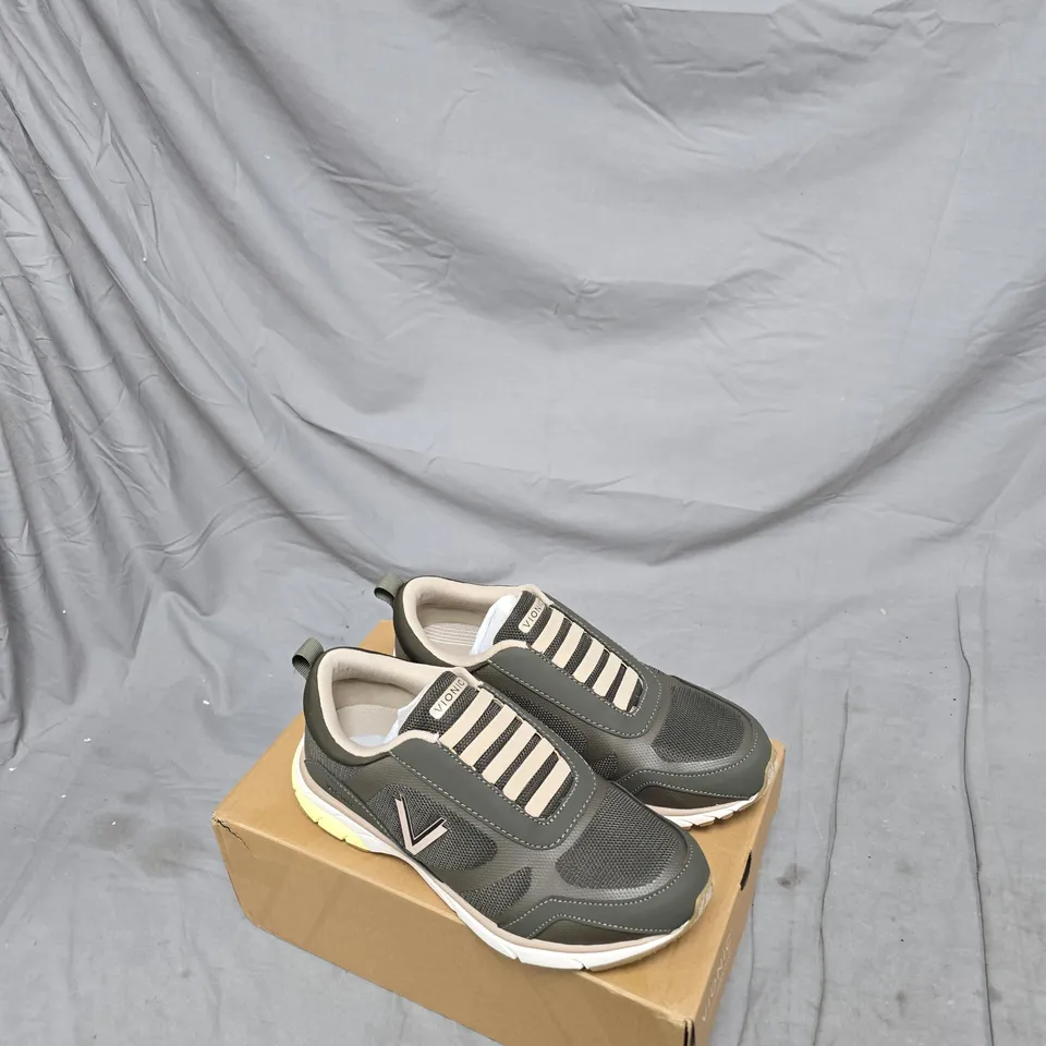 VIONIC WOMEN'S SLIP-ON SNEAKERS GREY/OLIVE UK 6