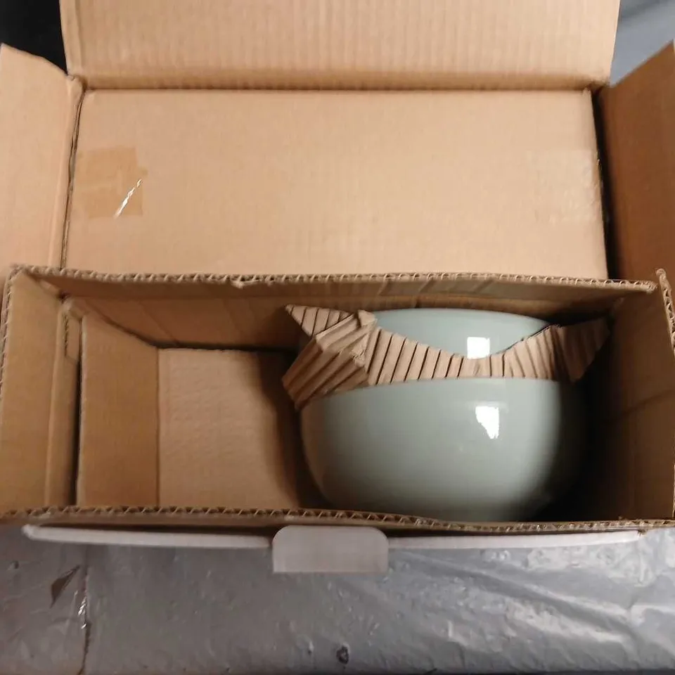 STONEWARE GREEN TWO-TONE 12-PIECE DINNER SET - GREEN 