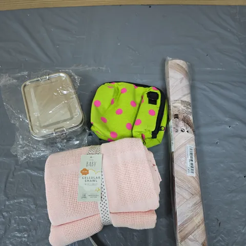 APPROXIMATELY 15 ASSORTED HOUSEHOLD PRODUCTS TO INCLUDE STORAGE TIN, SHAWL, CLOTHS ETC 
