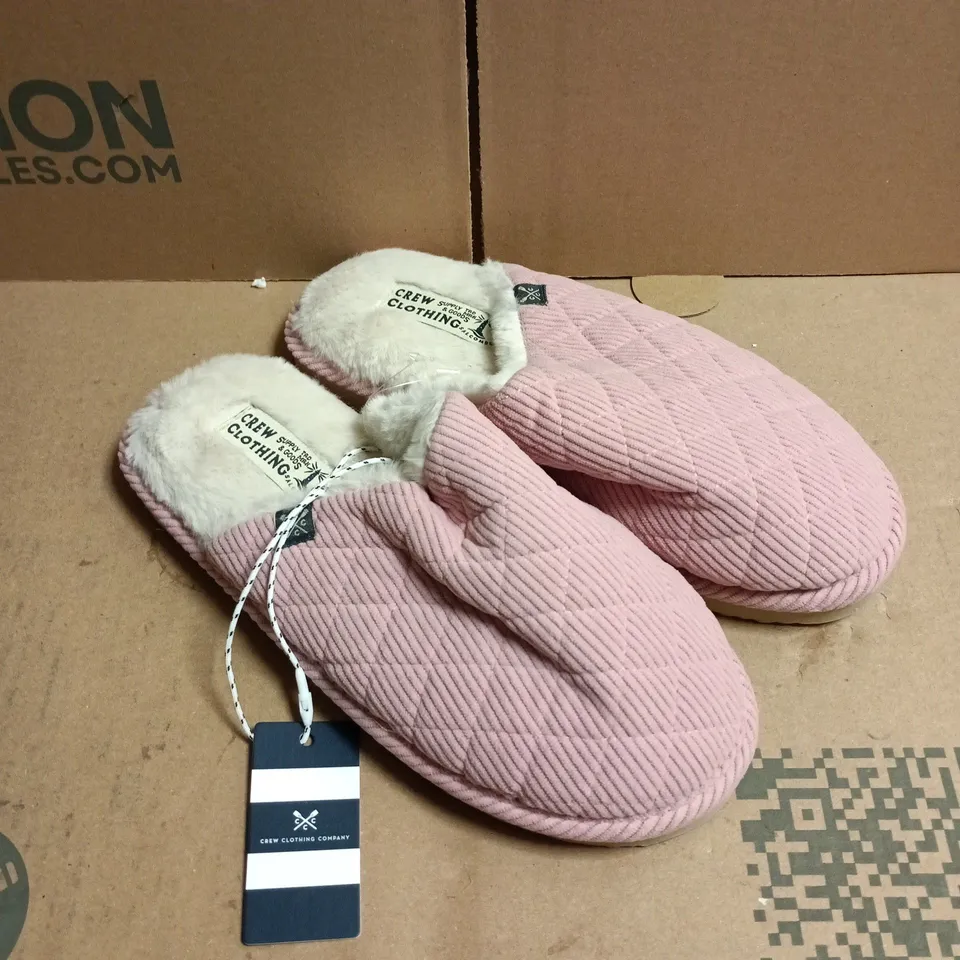 PAIR OF CREW CLOTHING PINK QUILTED MULE SLIPPERS - L