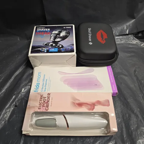 APPROXIMATELY 20 ASSORTED COSMETICS ITEMS TO INCLUDE SHAVERS , SCAR PATCHES , FOOT GRINDER , ETC 