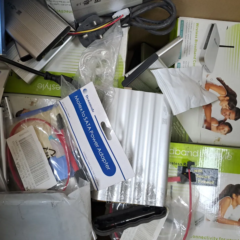 BOX OF APPROXIMATELY 10 ASSORTED ELECTRICAL ITEMS TO INCLUDE WIRELESS ROUTER, ETC - COLLECTION ONLY