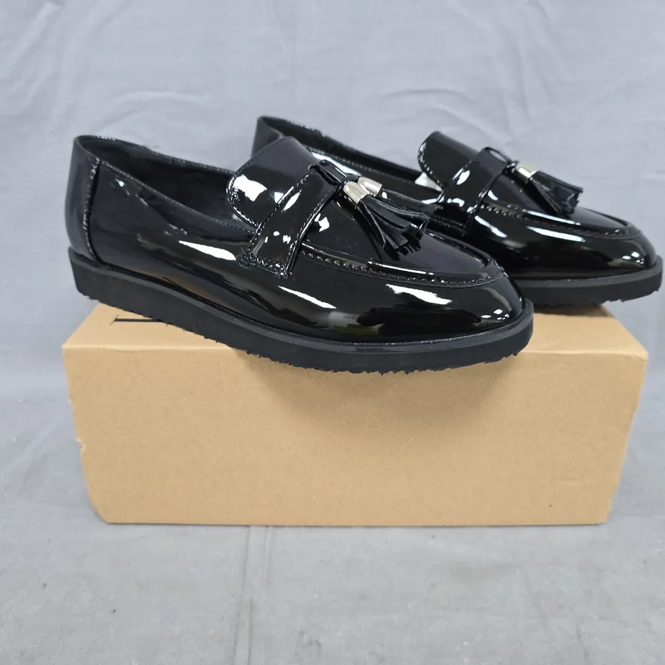 BOXED PAIR OF WHERE'S THAT FROM LOAFERS IN GLOSSY BLACK SIZE UK 4