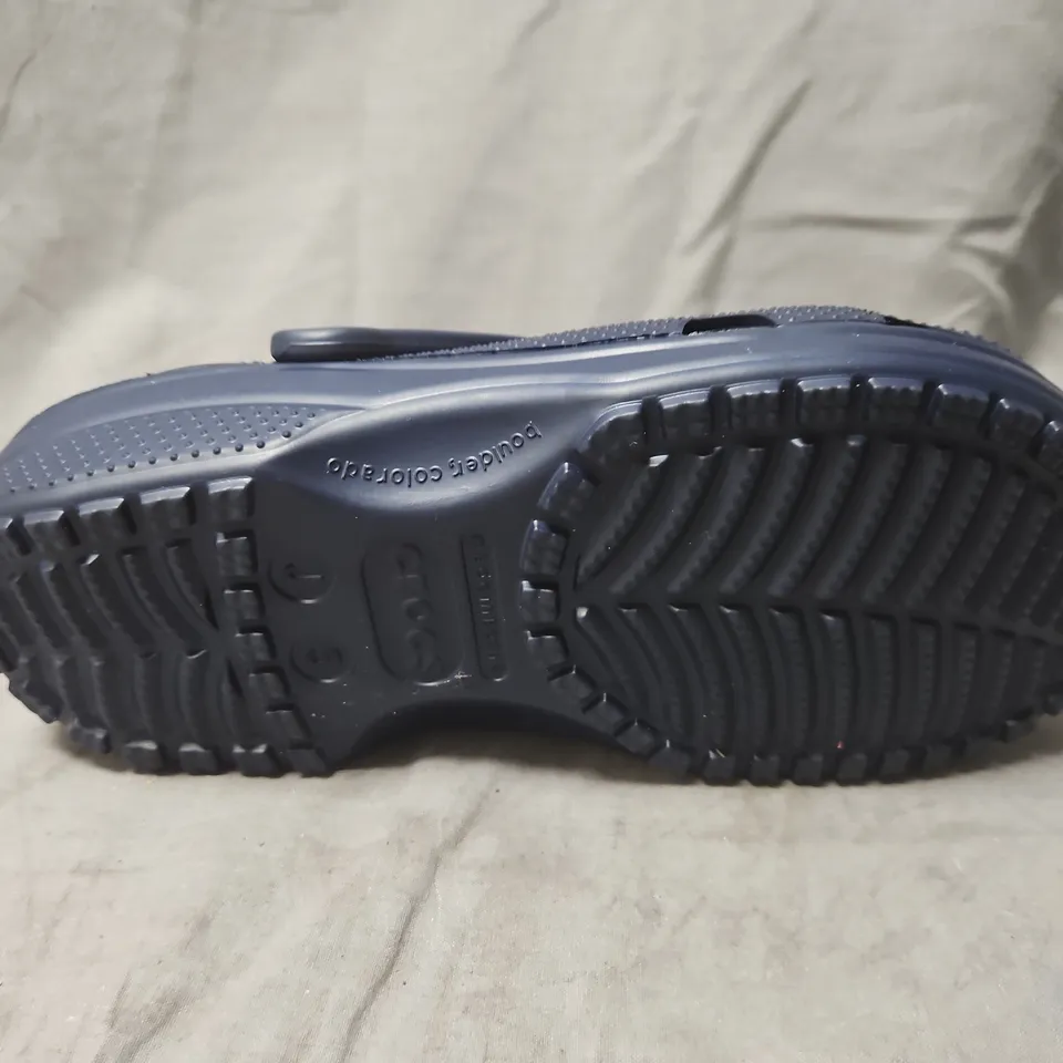 CROCS CLASSIC CLOG NAVY – UK J5