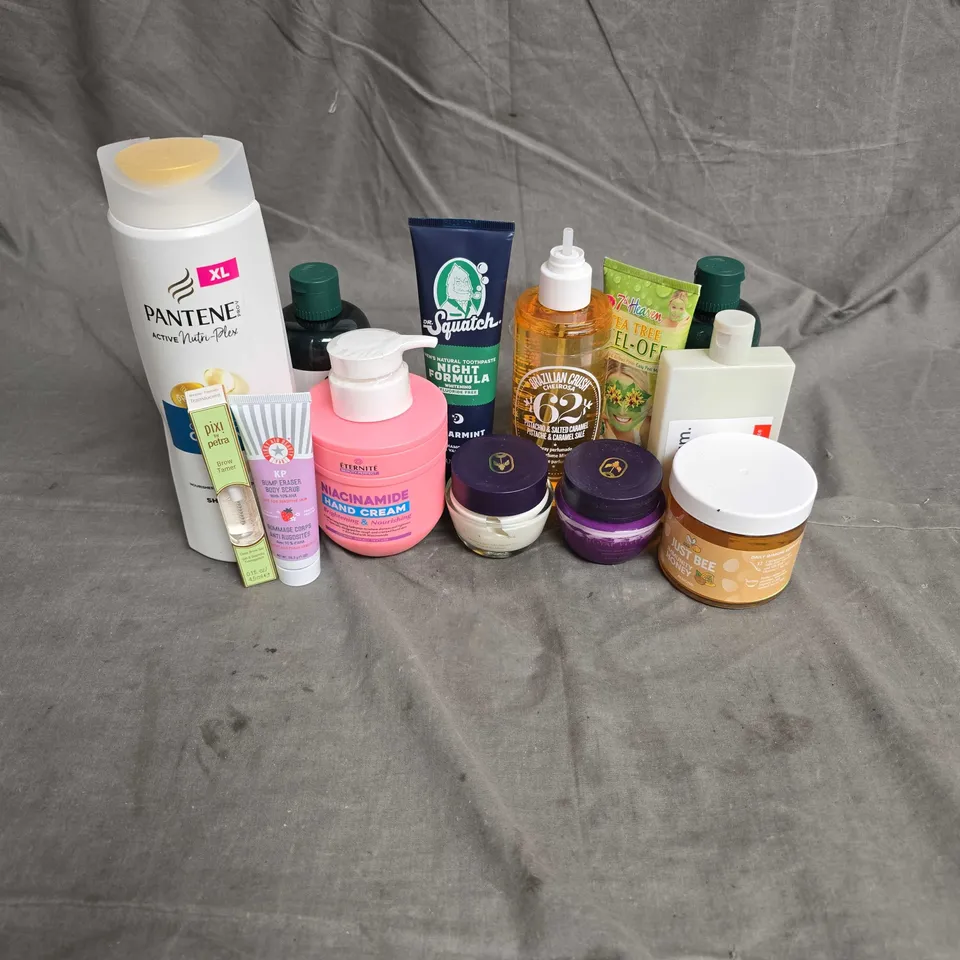 APPROXIMATELY 20 ASSORTED HEALTH & BEAUTY PRODUCTS TO INCLUDE - PIXI BROW TAMER - DR SQUATCH TOOTHPASTE - ORIFLAME FIRMING NIGHT CREAM - ETC