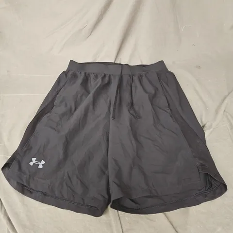 UNDER ARMOUR SHORTS IN BLACK SIZE L