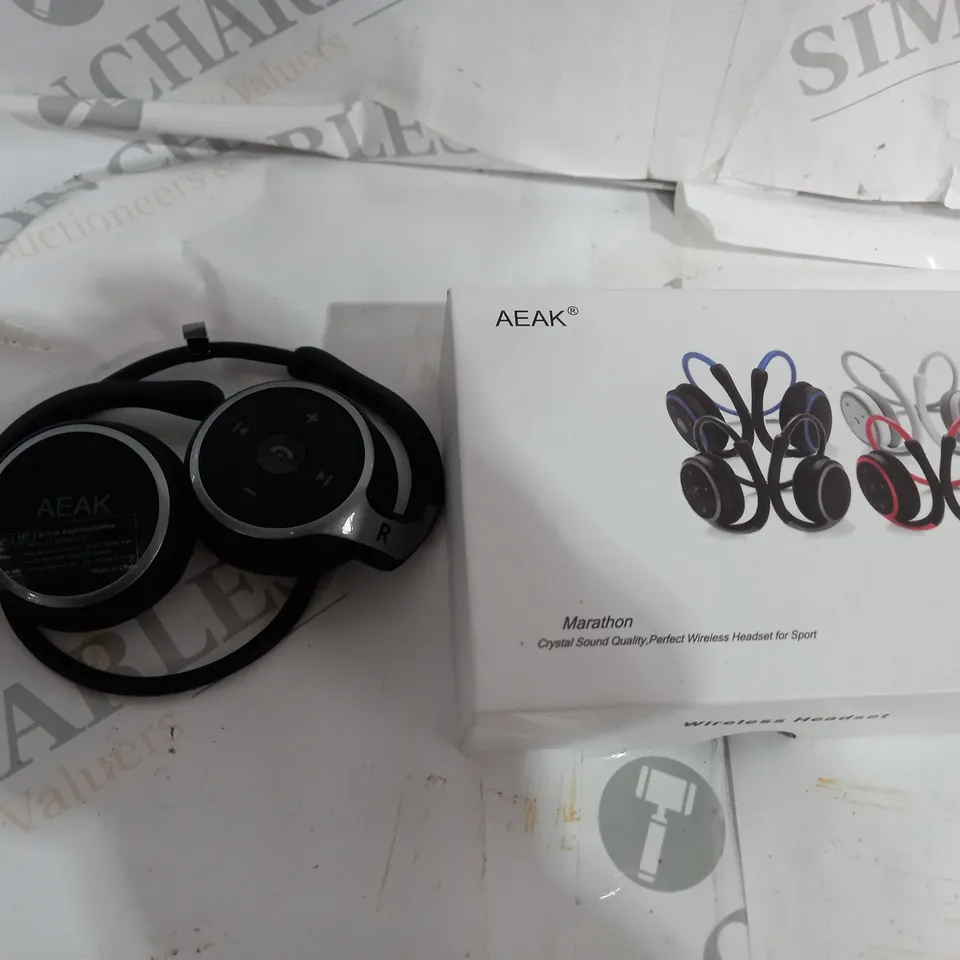 BOXED AEAK MARATHON PORTABLE HEADPHONES