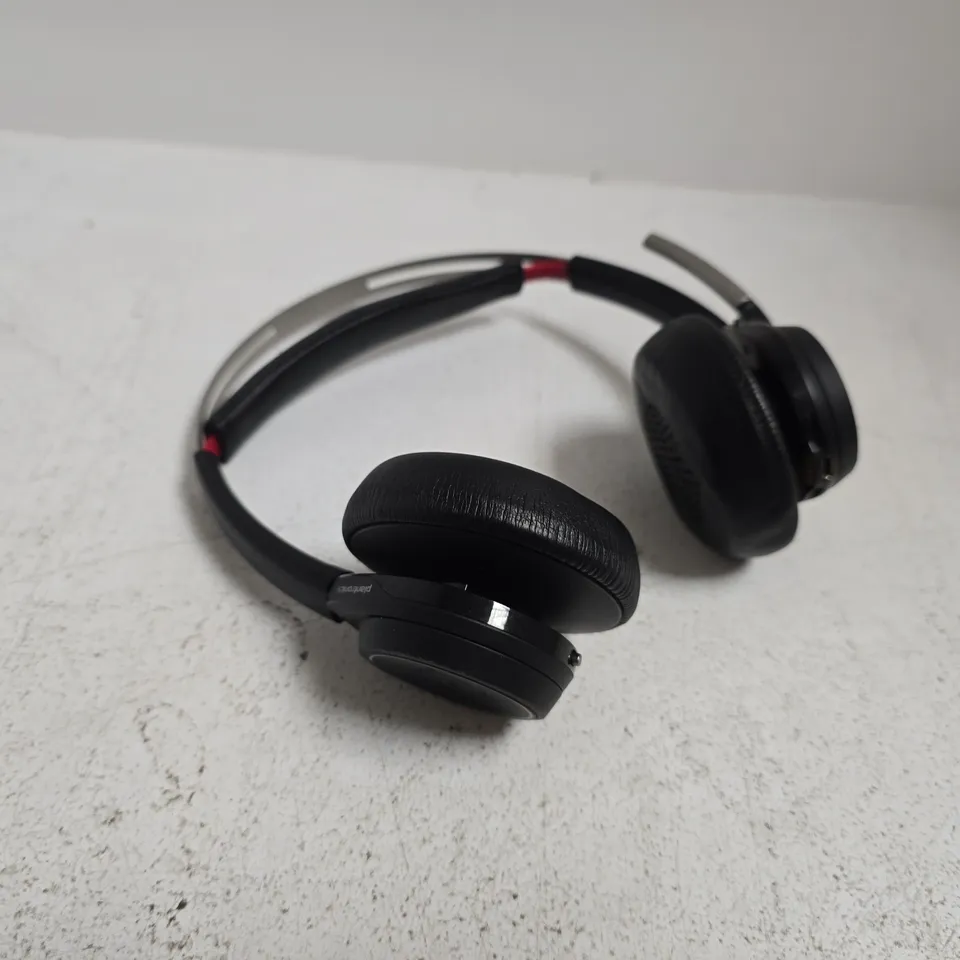 PLANTRONICS VOYAGER FOCUS UC (B825) WIRELESS STEREO HEADSET