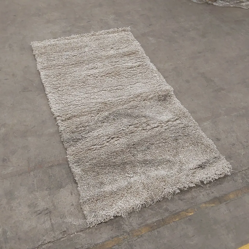 QUALITY DESIGNER AREA RUG - APPROXIMATELY 145 x 80cm