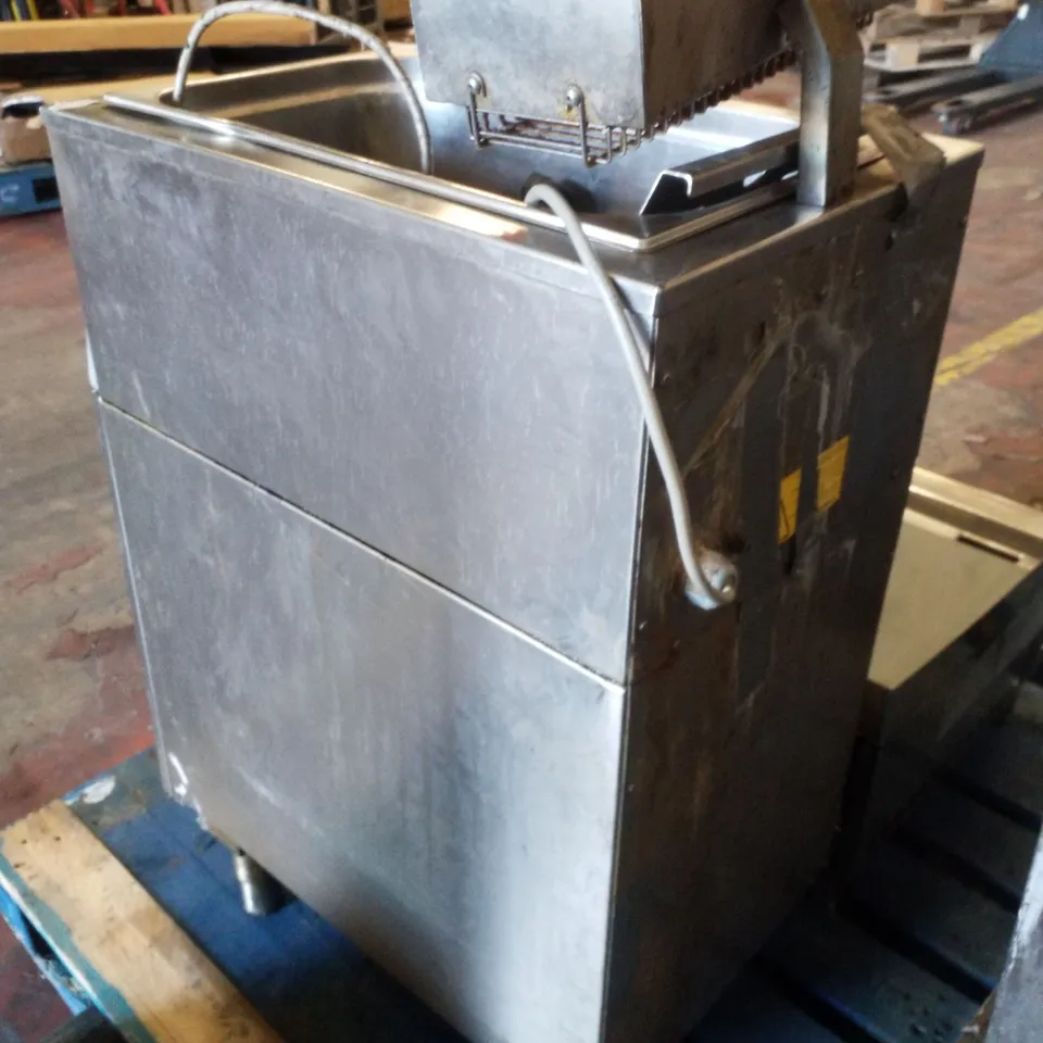 FRIFRI SILOFRITFRIFRI SILOFRIT FREE-STANDING CHIP SCUTTLE