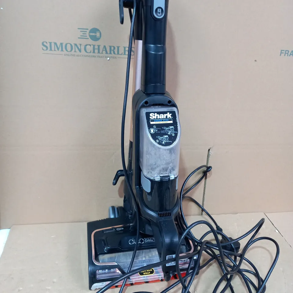 SHARK CORDED STICK VACUUM HZ500UKT