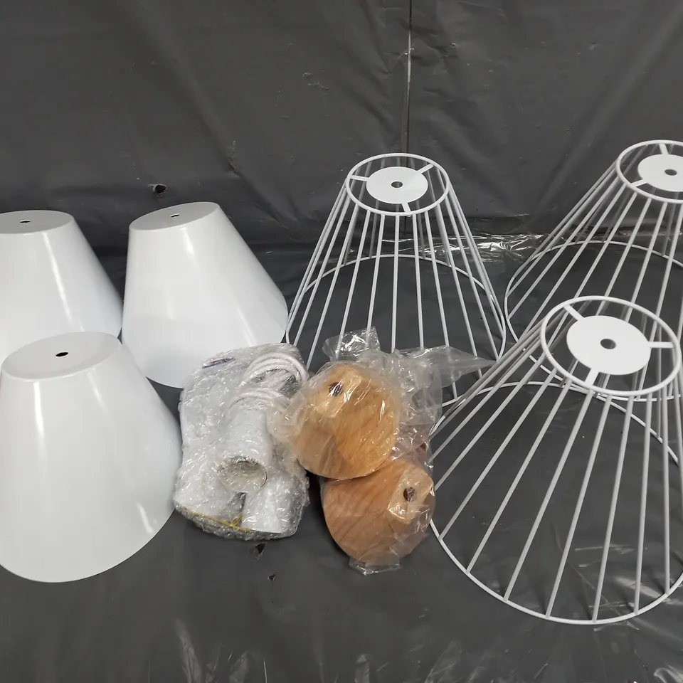 SET OF 3 WIRE LIGHT SHADES AND PENDANTS