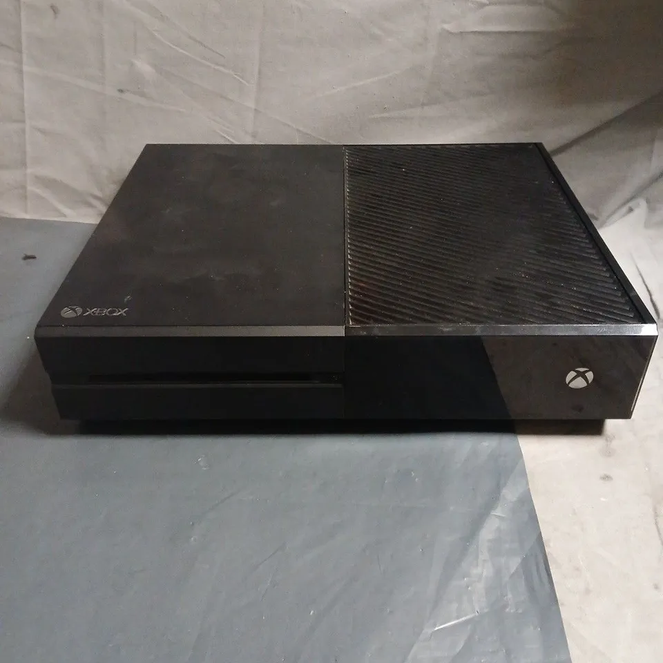 XBOX ONE CONSOLE, NO POWER OR ACCESSORIES