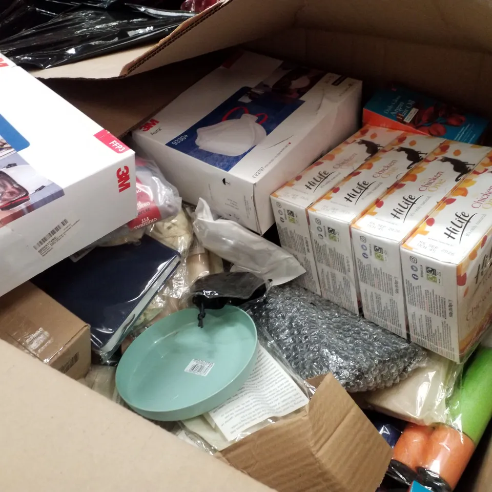 PALLET CONTAINING ASSORTED PRODUCTS INCLUDING 2024-2025 PLANNER, FACE MASKS, SONIC THE HEDGEHOG FIGURES, TORTOISE EDIBLE BEDDING, GNOOCHI BOARD & LAUNDRY BASKET 