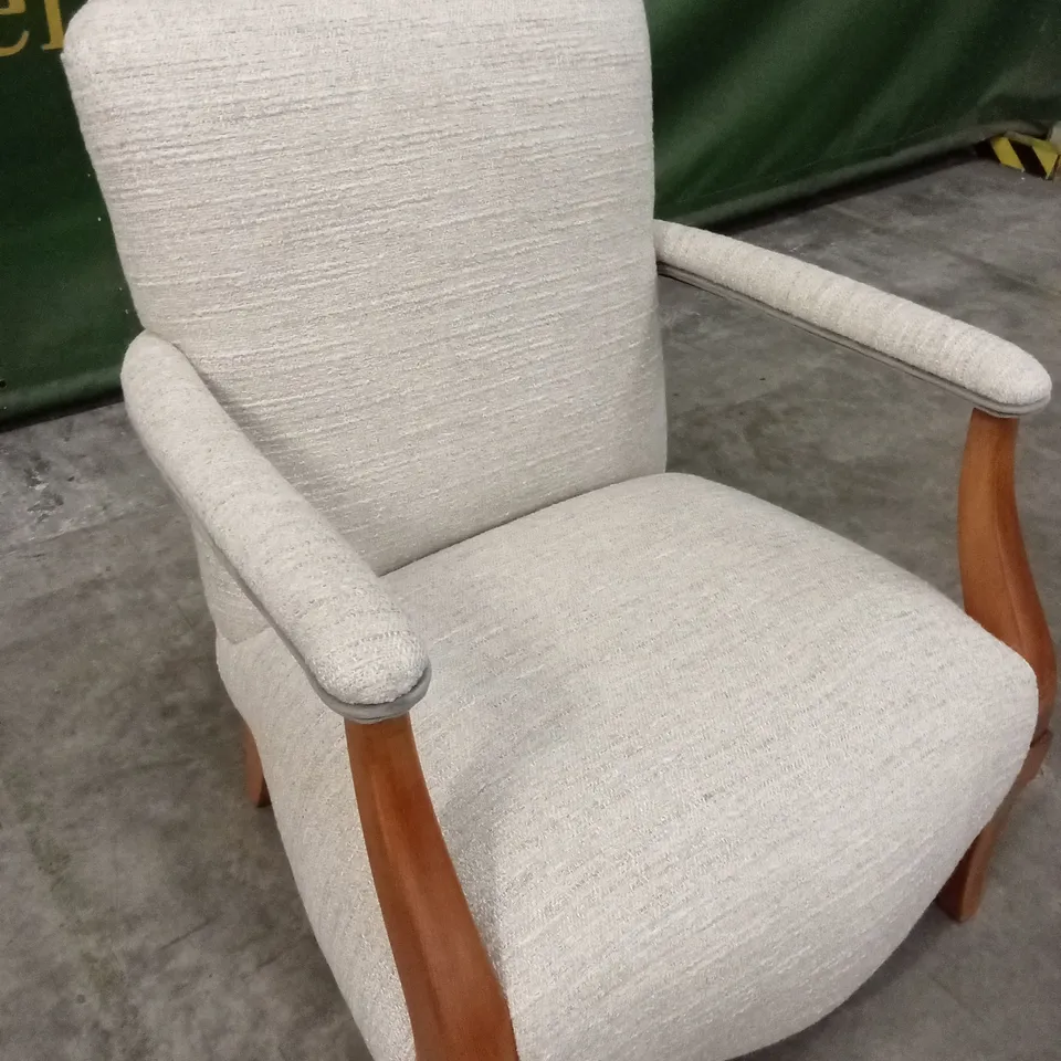 QUALITY HIGH-END DESIGNER FABRIC ACCENT CHAIR