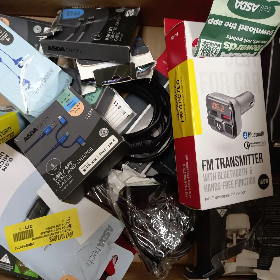 APPROXIMATELY 20 ASSORTED ITEMS TO INCLUDE MIXX OX1 HEADPHONES, HDTV INDOOR AERIAL, DVD PLAYER ETC. 