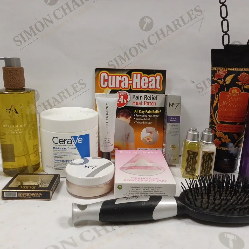BOX OF APPROX 10 ASSORTED BEAUTY PRODUCTS TO INCLUDE CERA VE MOISTURISING CREAM, NO.7 PURE RETINOL EYE CREAM, ARRAN HAND WASH, ETC