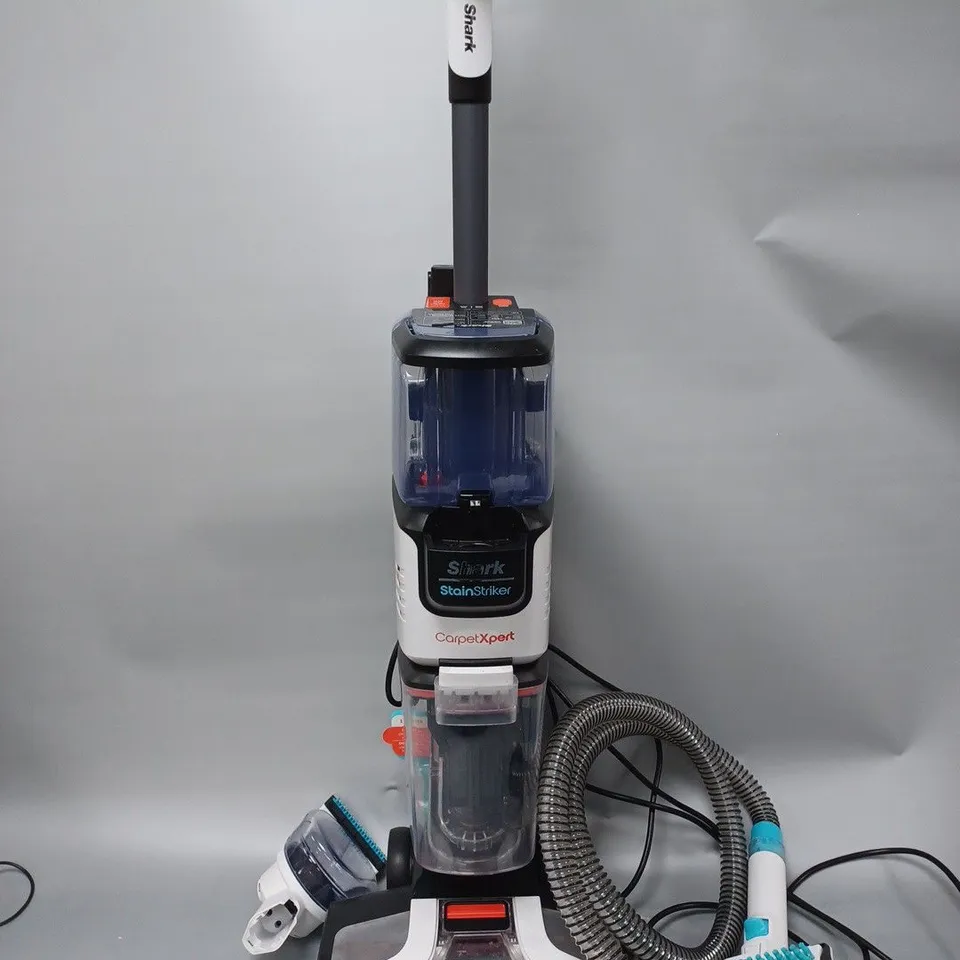 SHARK CARPET XPERT DEEP CARPET CLEANER & BUILT IN STAIN STRIKER EX200UK - COLLECTION ONLY