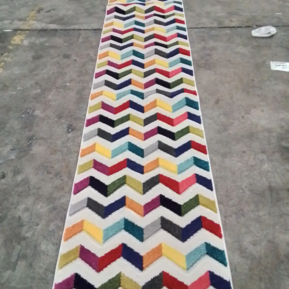 QUALITY DESIGNER AREA RUG - APPROXIMATELY 300X70CM