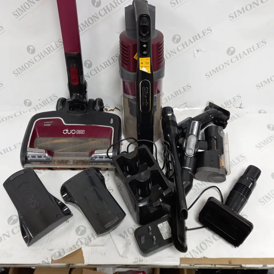 SHARK DUO CLEAN CORDLESS VACUUM 