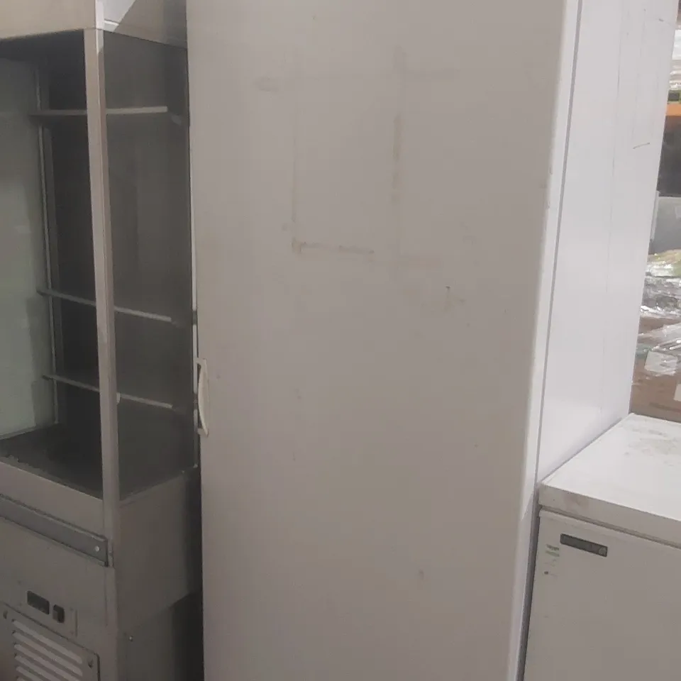 MONDIAL ELITE COMMERCIAL UPRIGHT TEMPERATURE CONTROLLED FOOD STORAGE CABINET