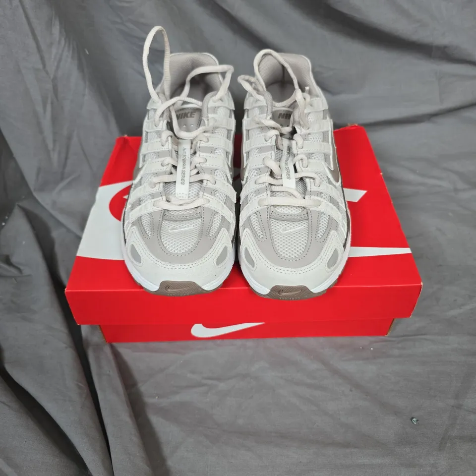 NIKE P-6000 GS KIDS SNEAKERS – GREY/WHITE, UK4 (4Y) – BOXED