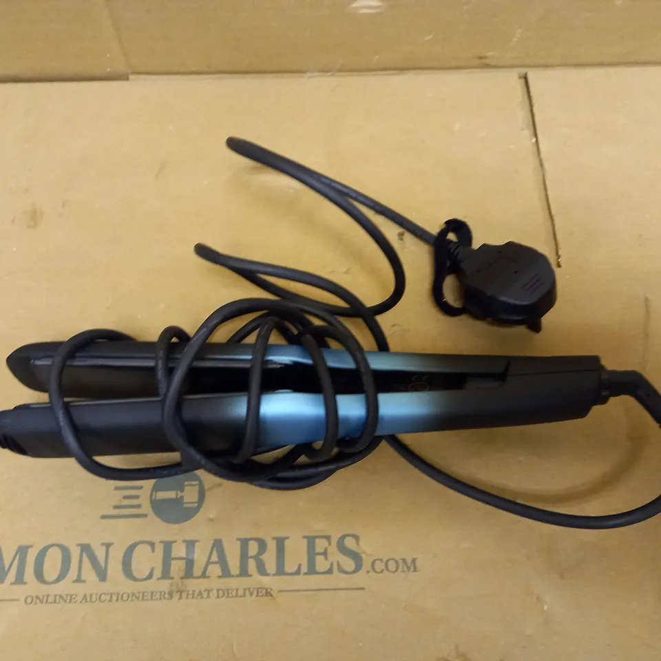 REVAMP PROGLOSS WIDE ULTRA X SHINE CERAMIC HAIR STRAIGHTENER ST-2000