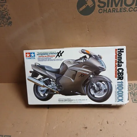 TAMIYA HONDA CBR1100XX SUPER BLACKBIRD 1/12TH SCALE MOTORCYCLE SERIES NO 70 BOXED