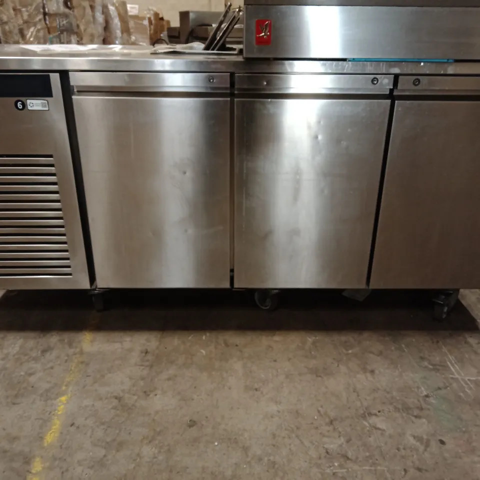 FOSTER G3 3 DOOR FRIDGE WITH SALADETTE TOP EP1/3H