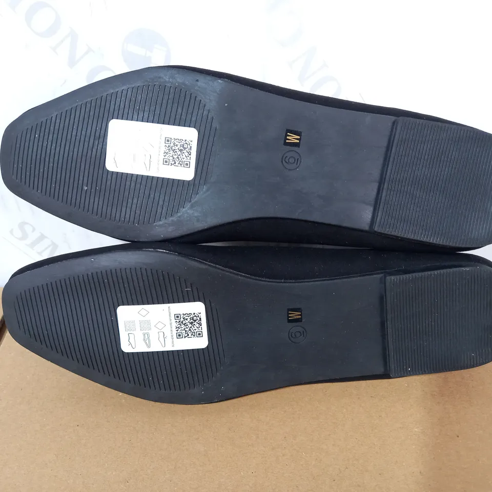 PAIR OF ASOS DESIGN LOAFERS (BLACK), SIZE 6 UK