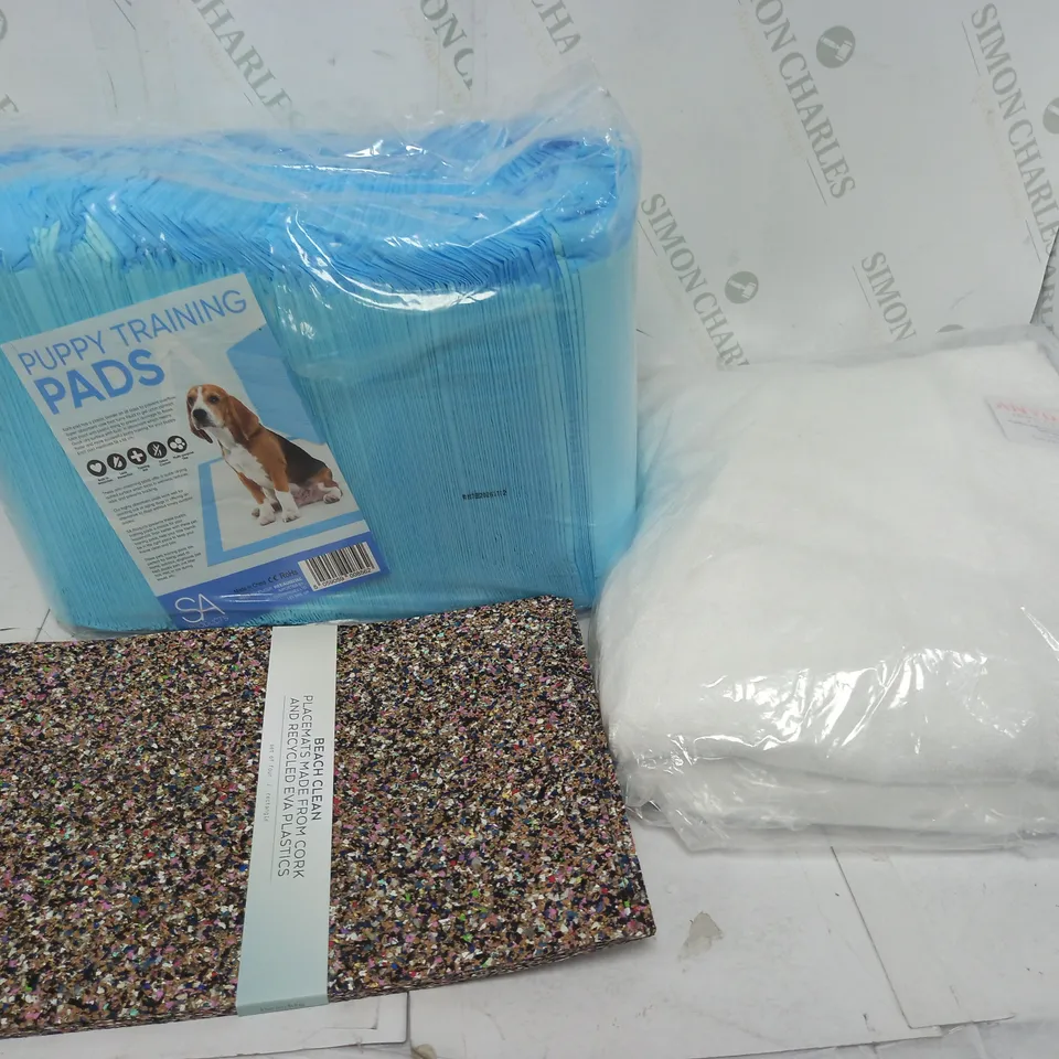 APPROXIMATELY 12 ASSORTED HOUSEHOLD ITEMS TO INCLUDE PUPPY TRAINING PADS, BEACH CLEAN PLACEMENT MATS, ANYWDAY TOWEL IN WHITE, ETC