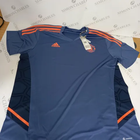 MANCHESTER UNITED TRAINING TOP SIZE 2XL