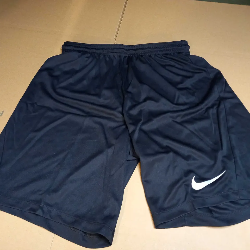 NIKE DI-FIT SLIMFIT SPORT SHORTS IN BLACK - MEDIUM