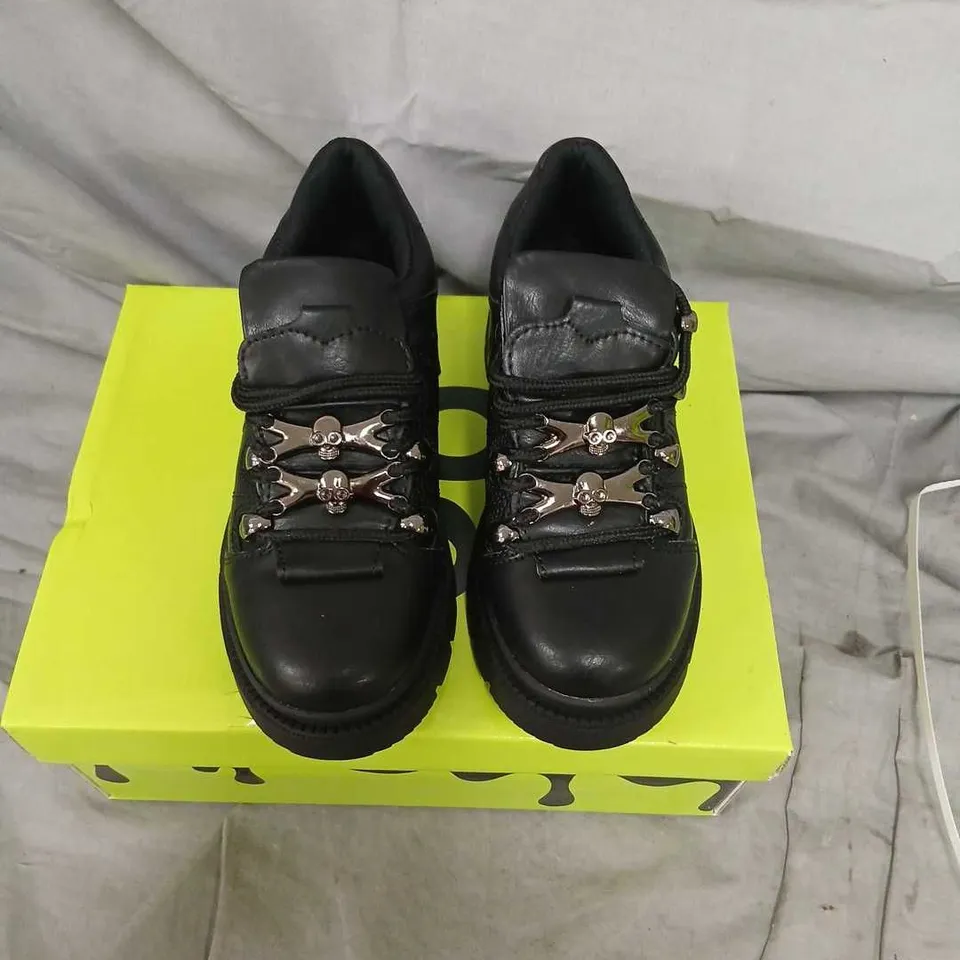 BRAND NEW BOXED KOI KIDZ LIL' RIMO CORE BLACK TRAINERS – KIDS' UK 10K