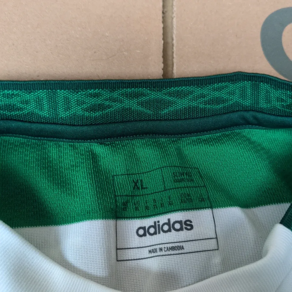 ADIDAS CELTIC FC FOOTBALL SHIRT – GREEN & WHITE HOOPS, DAFABET SPONSOR, UK XL