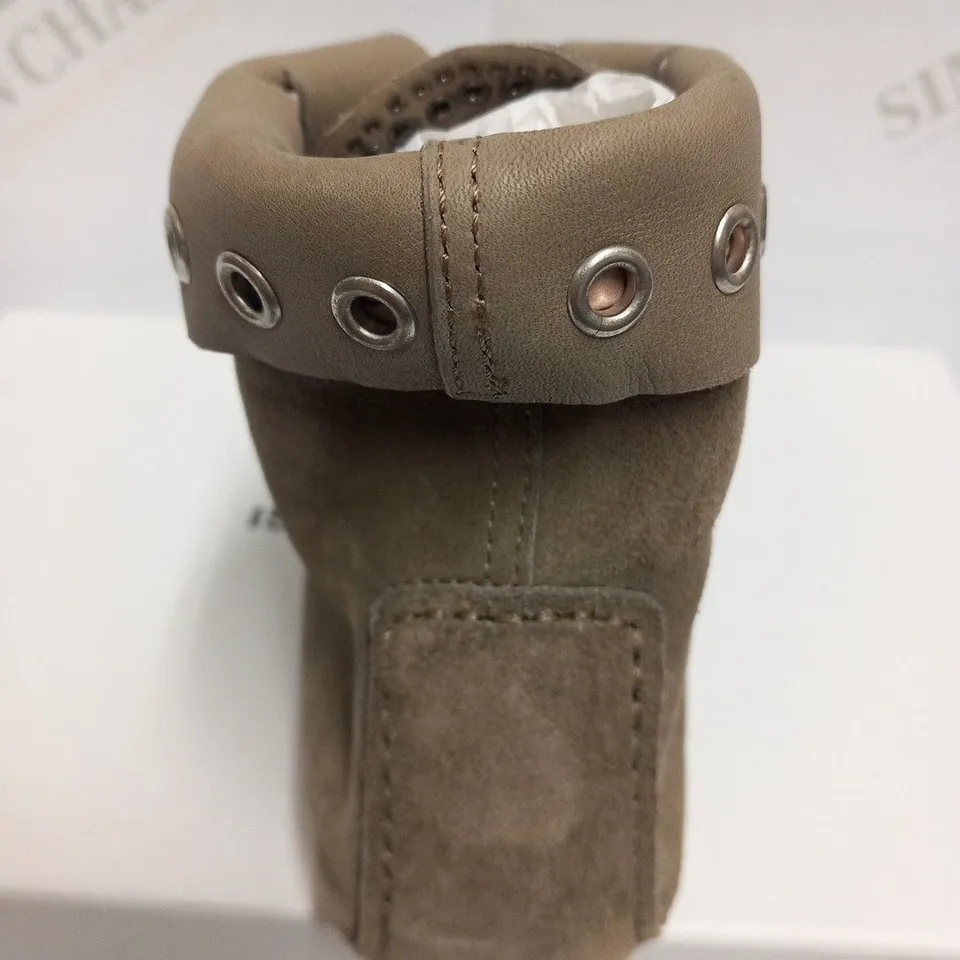 BOXED PAIR OF ISABEL MARANT MORLEY STUDDED SHOES MOLESKIN BROWN SIZE 37