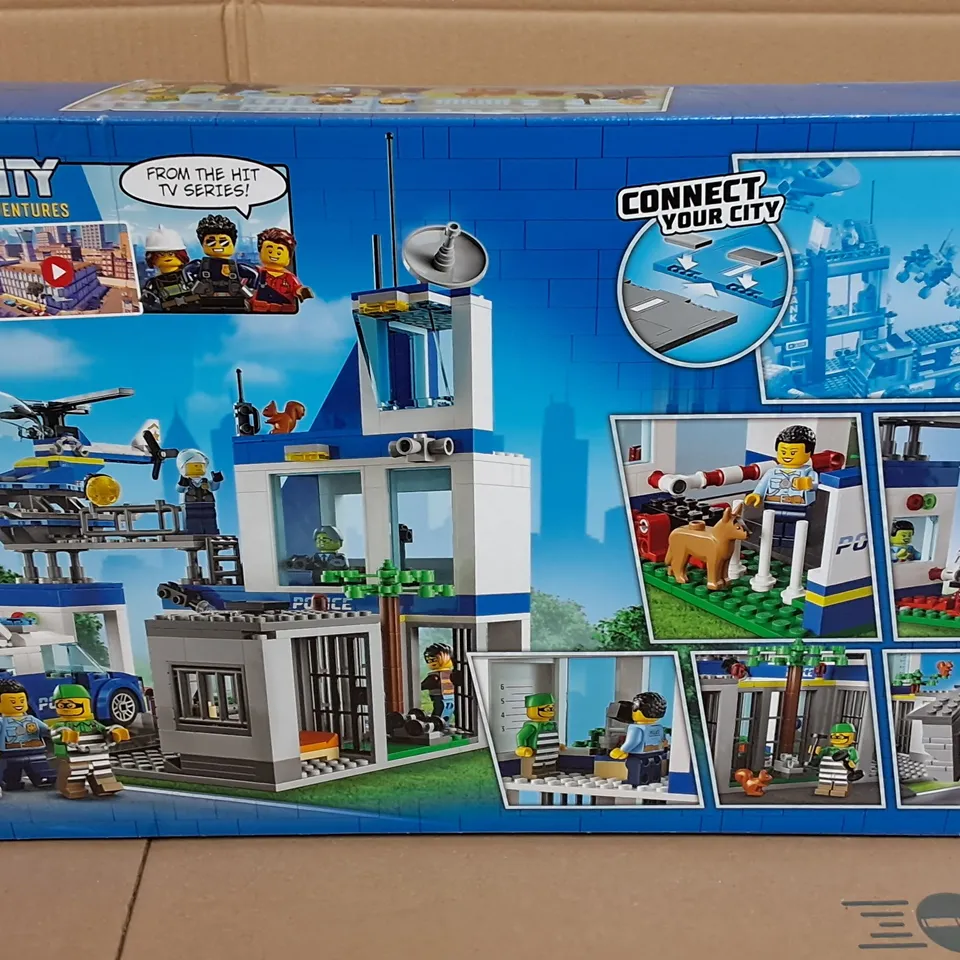 LEGO CITY 60316 POLICE STATION SET