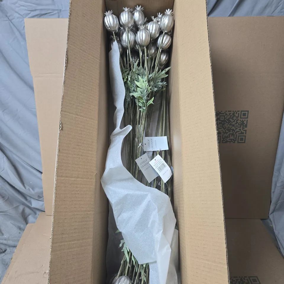 BOX OF APPROXIMATELY 11 x GISELA GRAHAM GREEN STEM, SILVER FLOWER DECORATIONS 