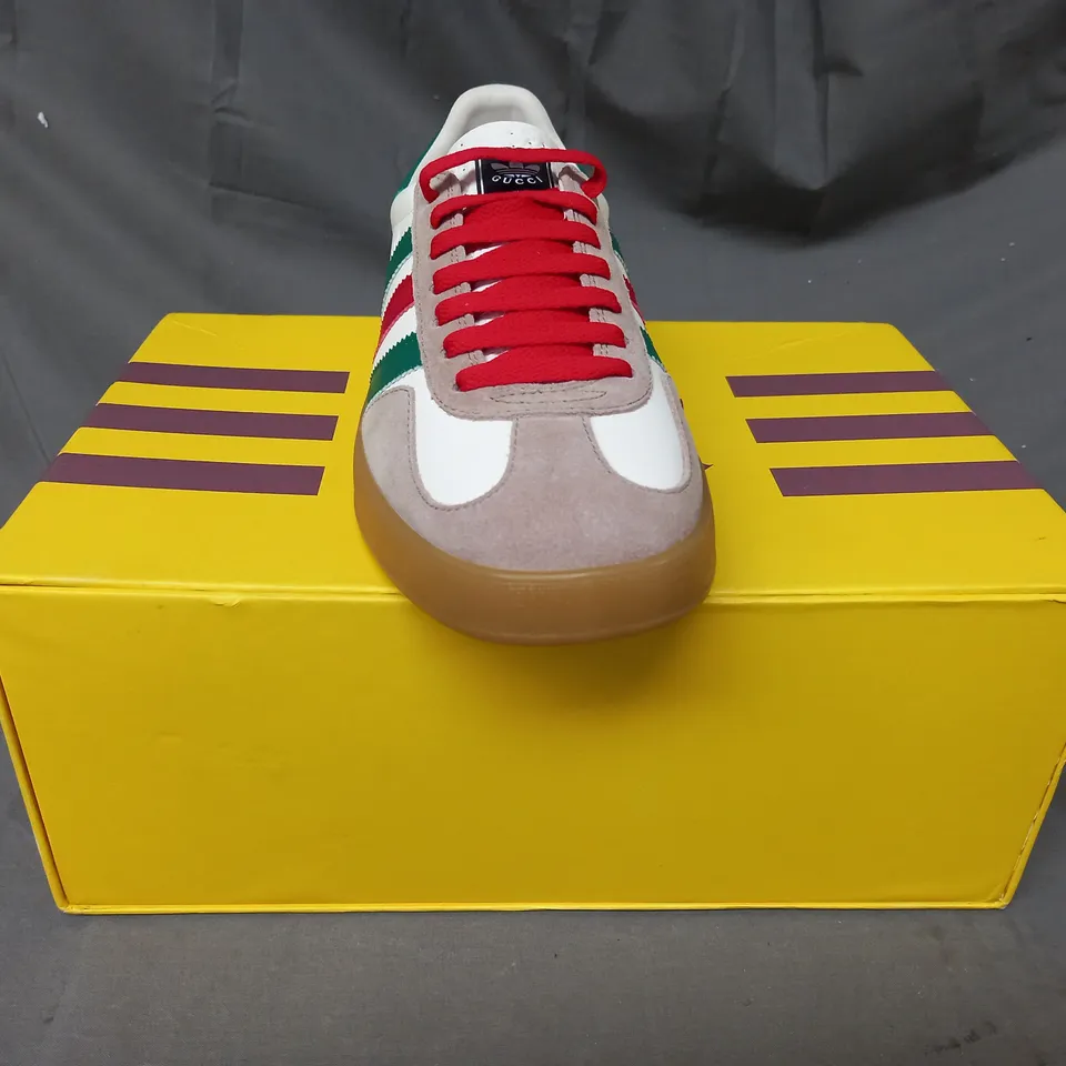 BOXED PAIR OF ADIDAS GUCCI GAZELLE SHOES IN WHITE/GREEN/RED UK SIZE 8